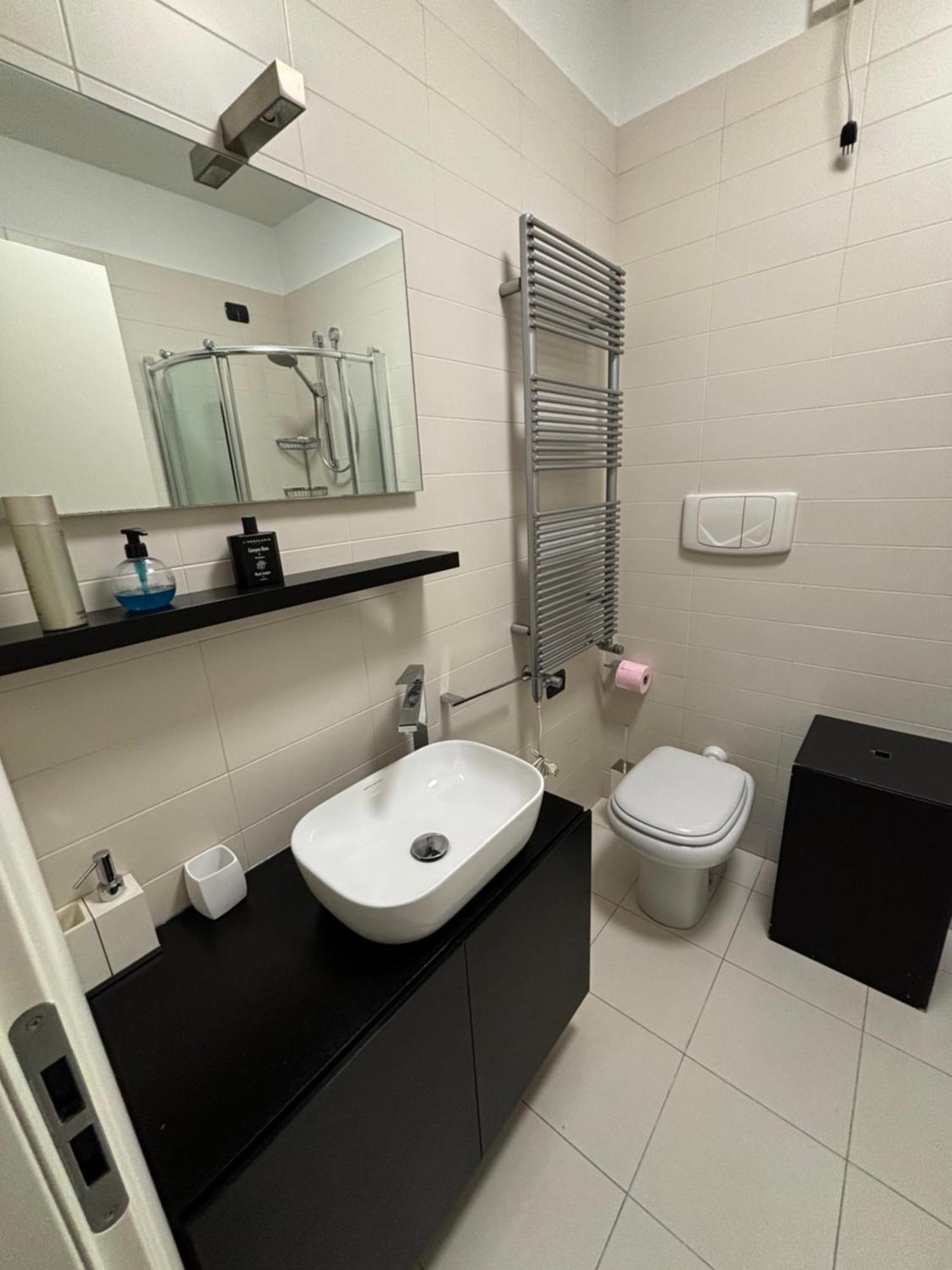 Casa Rino- Rho Fiera Apartment Bagian luar foto