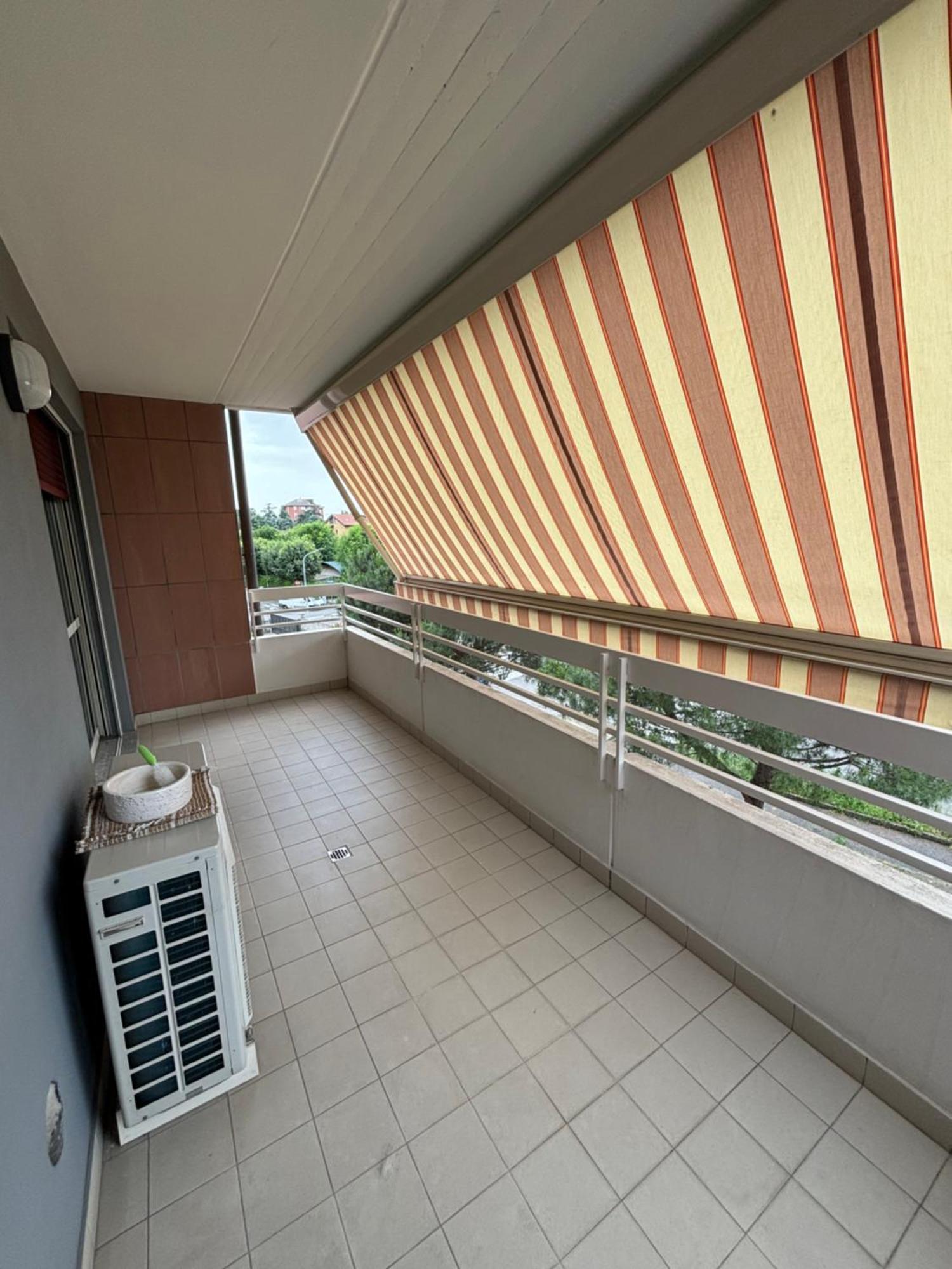 Casa Rino- Rho Fiera Apartment Bagian luar foto