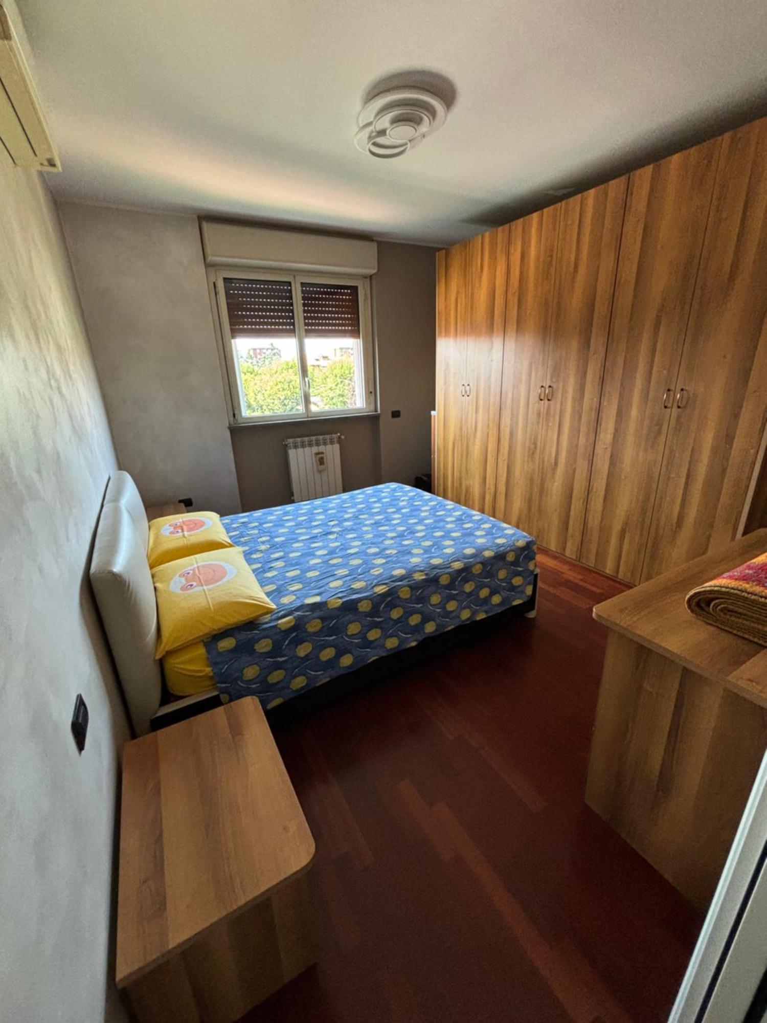 Casa Rino- Rho Fiera Apartment Bagian luar foto